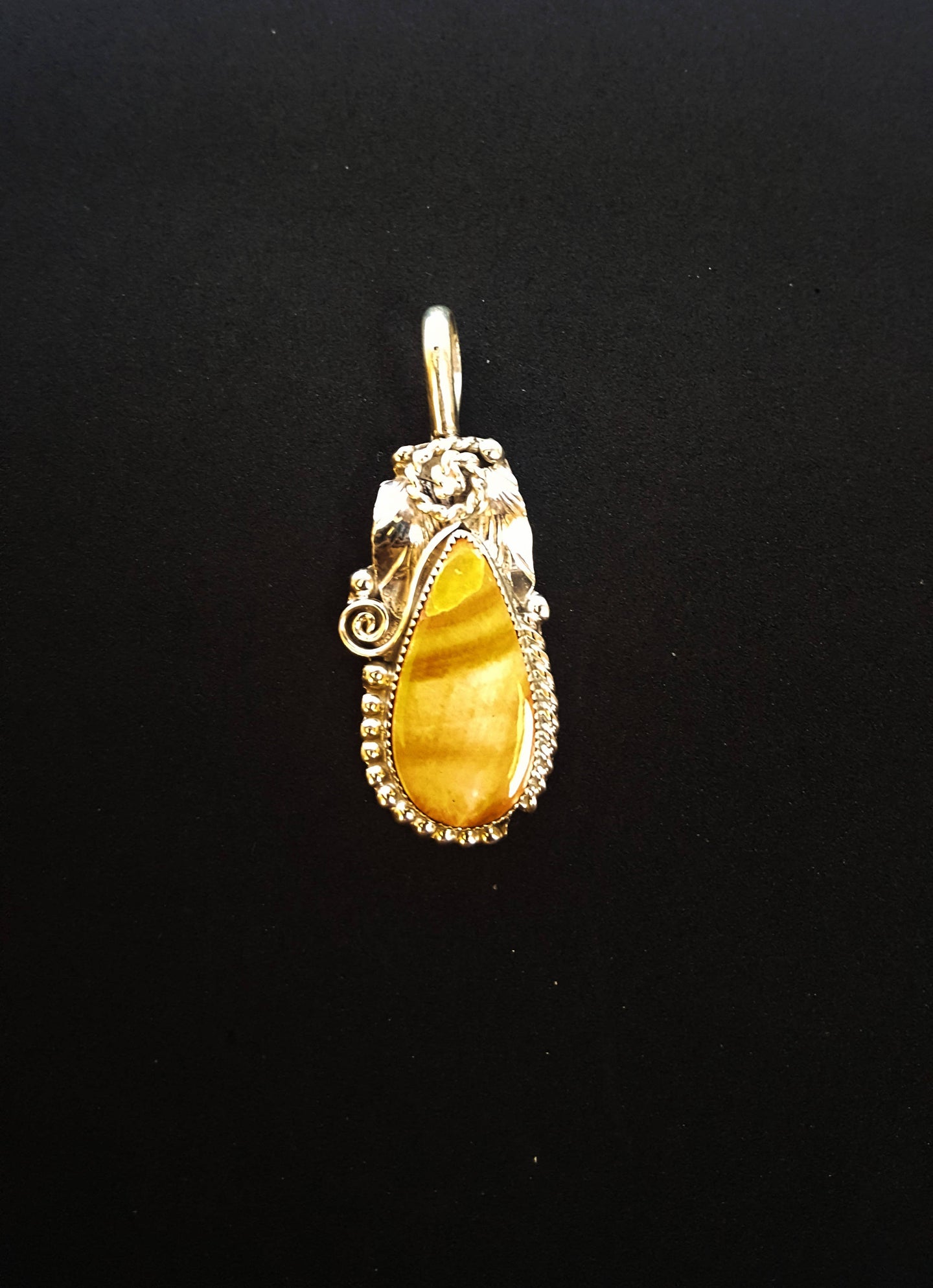 Orange Spiny Oyster Pendant S.Ray