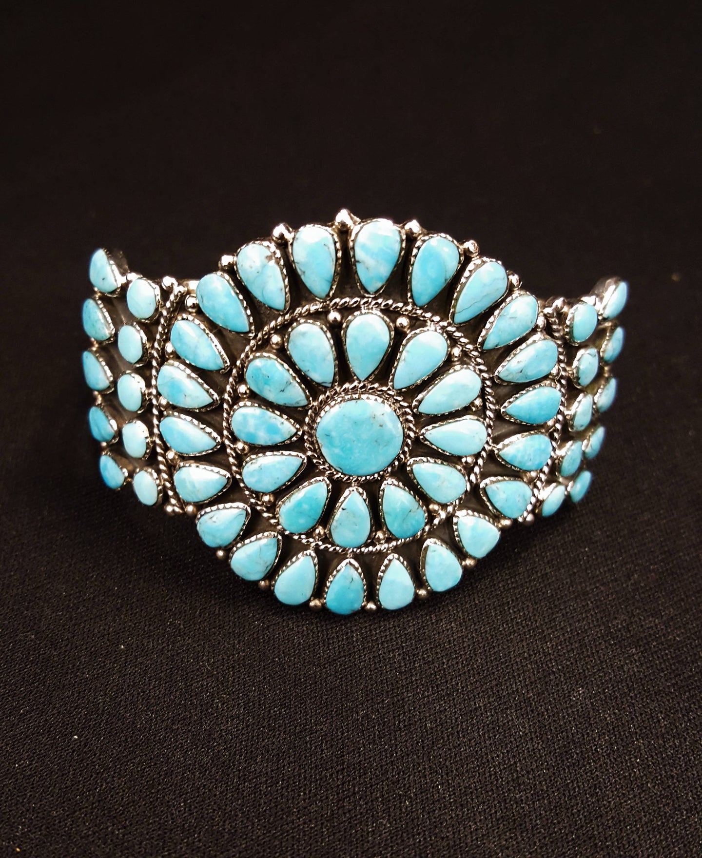 Blue Kingman Turquoise cluster cuff bracelet - Native American Zuni - Sterling Silver