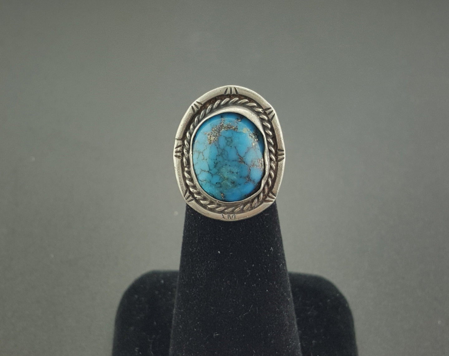 VINTAGE Navajo Natural Kingman spider web turquoise ring - sterling silver - size 2 1/2