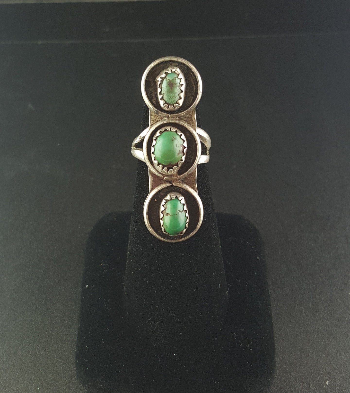 Navajo 3 stones Nevada Green turquoise sterling silver ring - size 6 1/4 - vintage