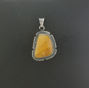 Navajo sterling silver pendant - vintage