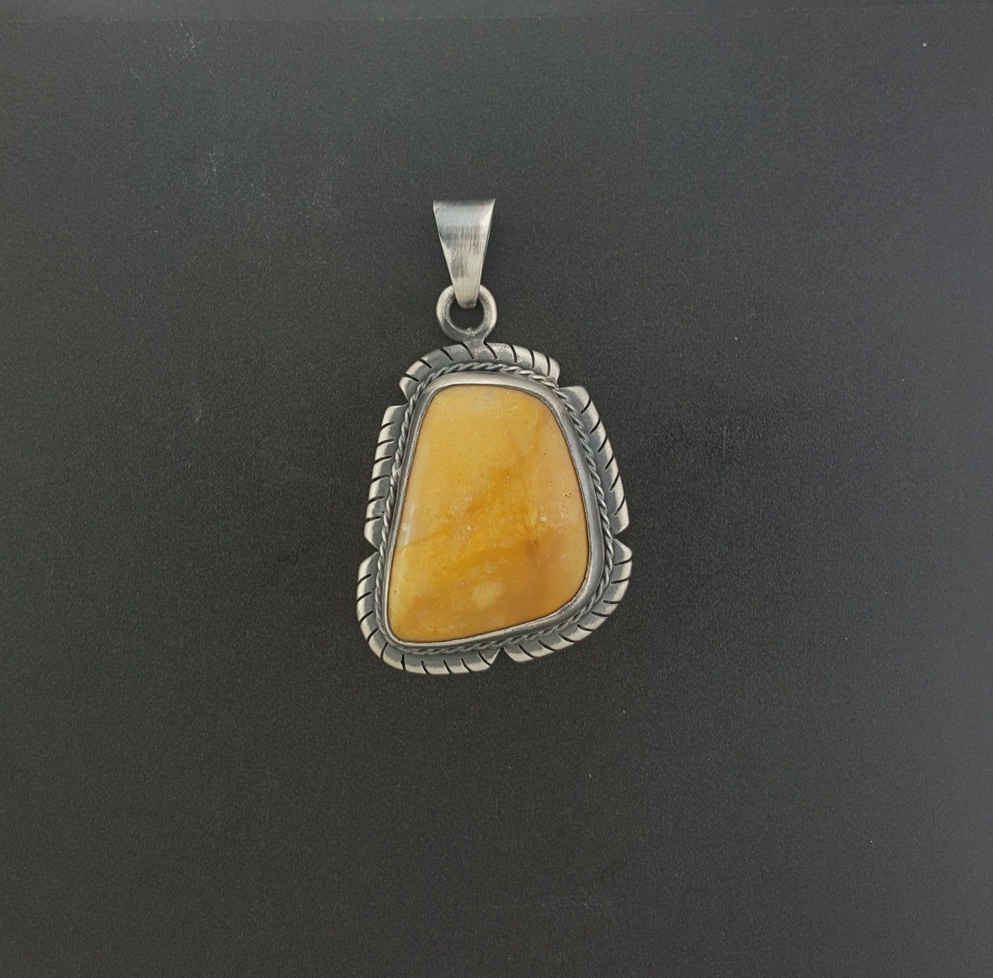 Navajo sterling silver pendant - vintage