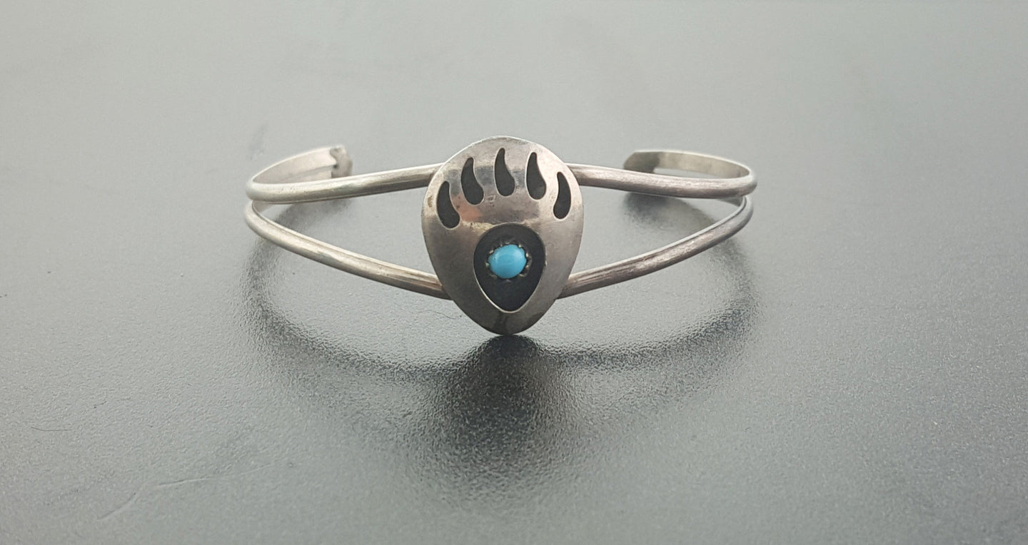 SMALL Navajo Bear Paw cuff bracelet - vintage