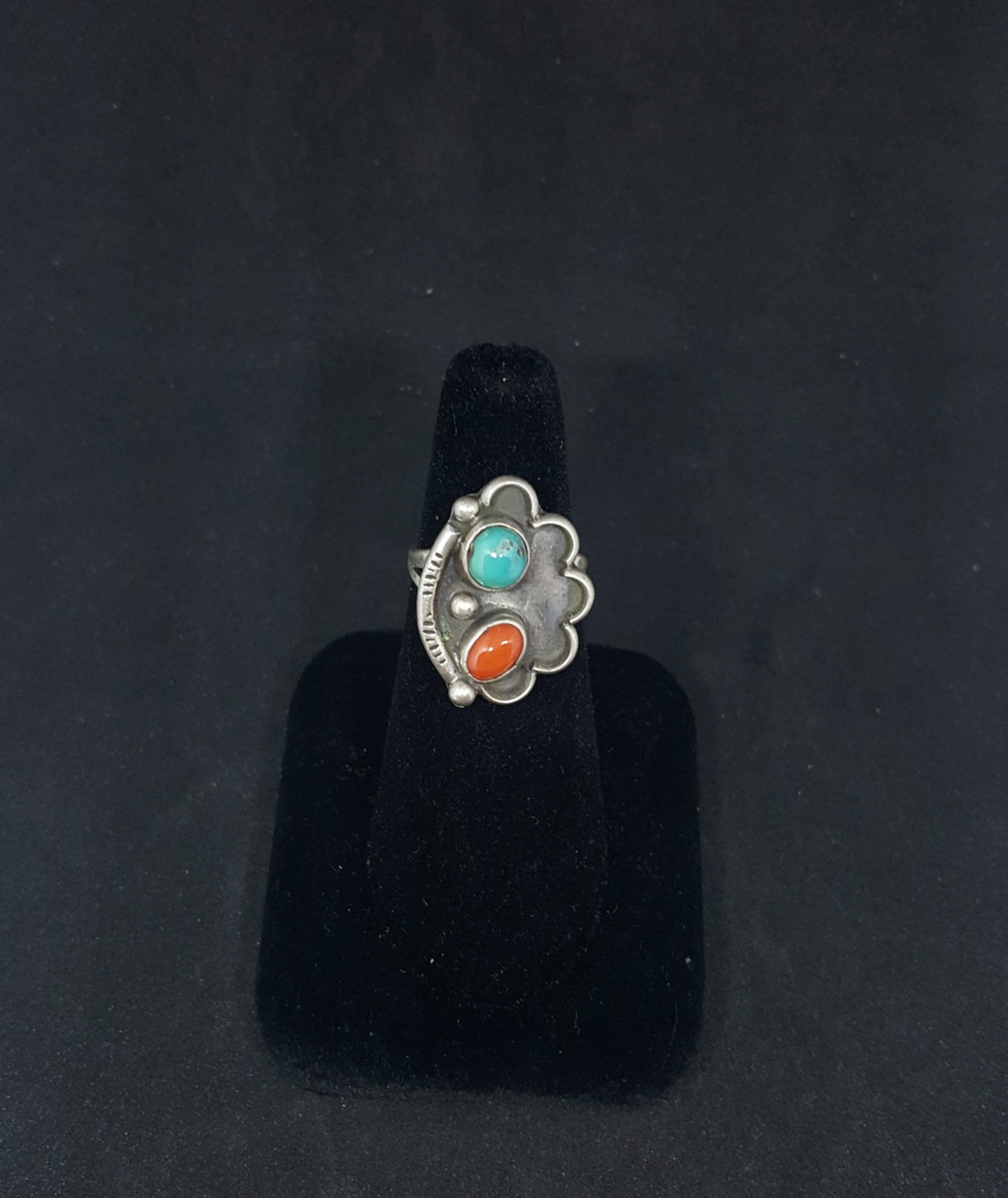 size 7.5 VINTAGE Navajo Flower Turquoise Red Coral sterling silver ring