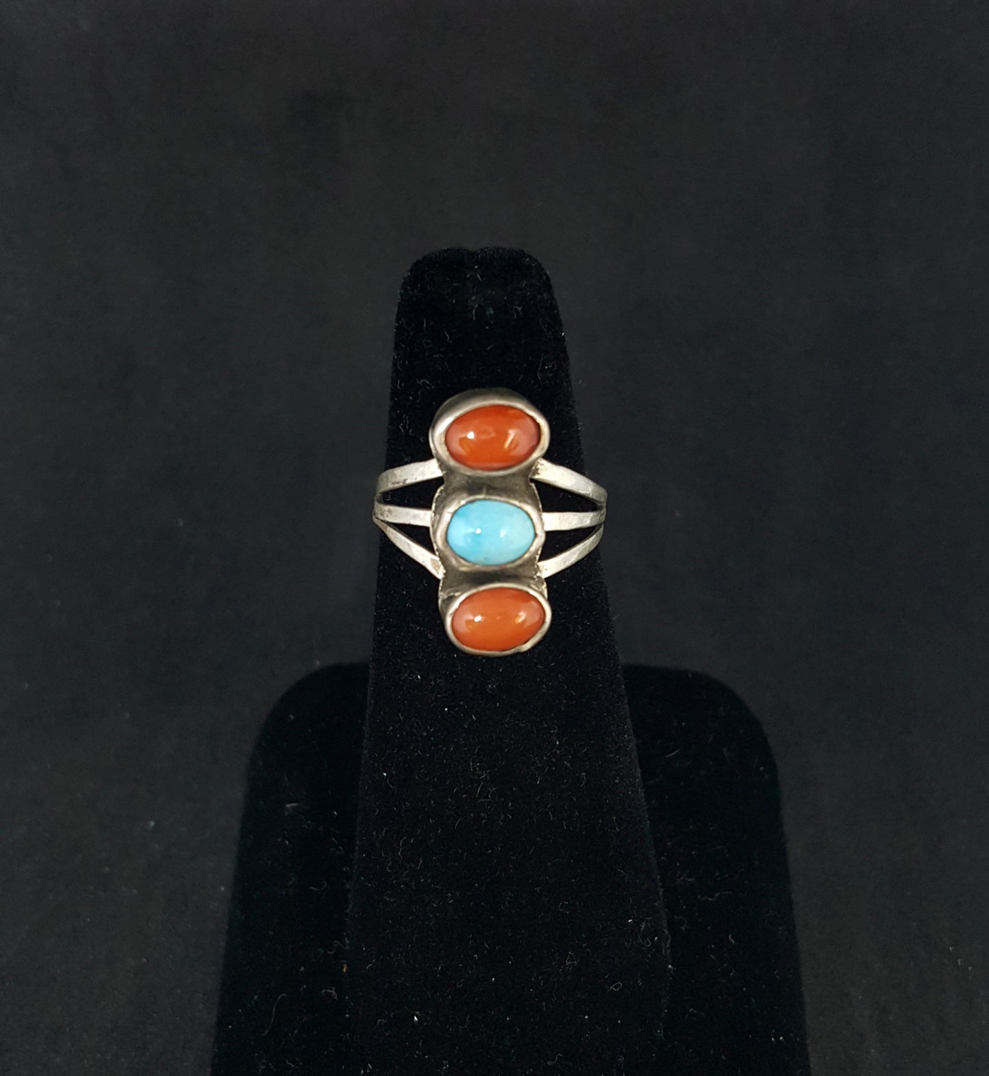 size 5 Vintage Navajo 3 stones Kingman turquoise red coral sterling silver ring