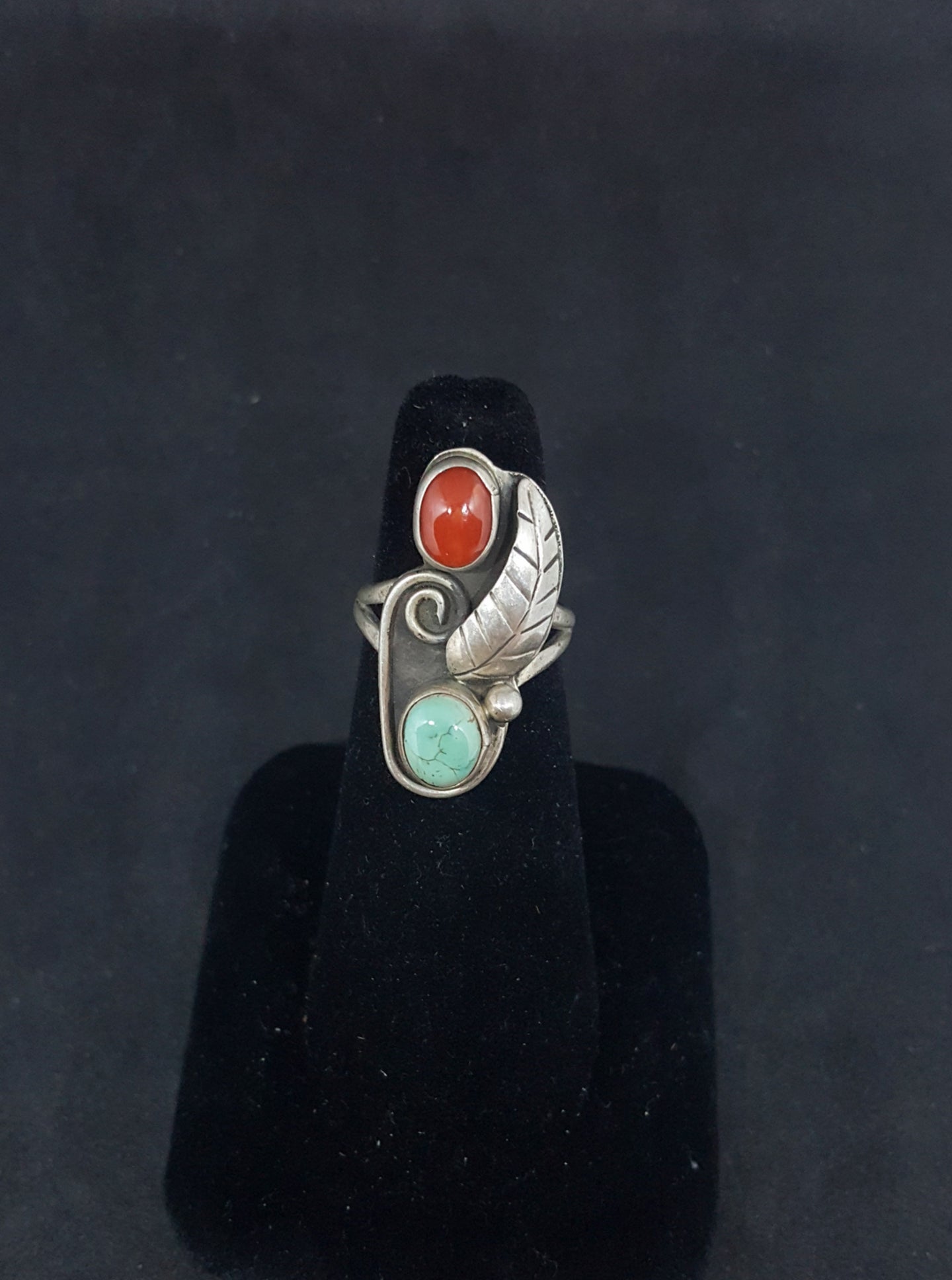 size 6.5 VINTAGE Navajo Leaf Feather Turquoise Red Coral sterling silver ring