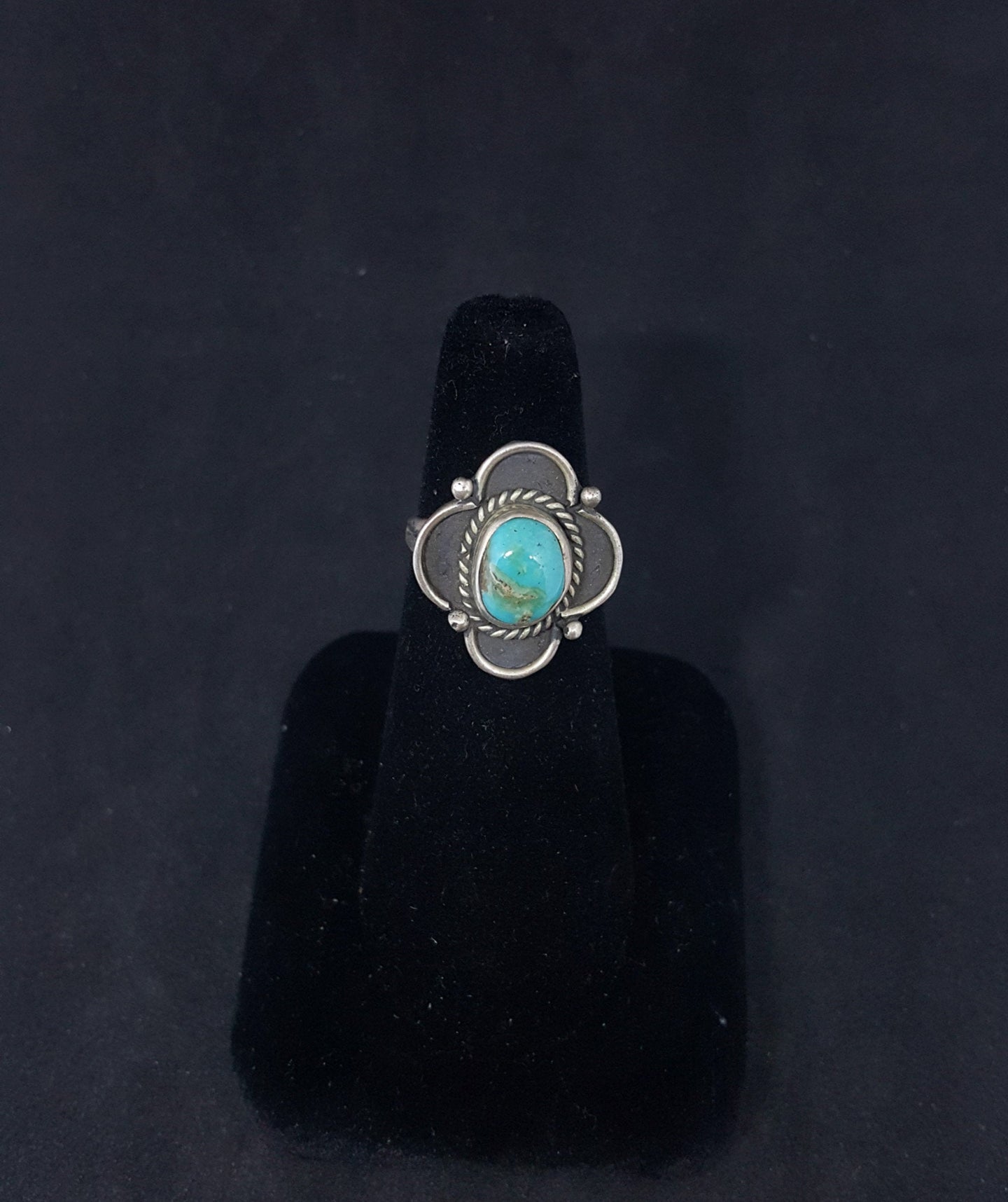 size 7 1/4 VINTAGE Navajo Flower turquoise sterling silver ring
