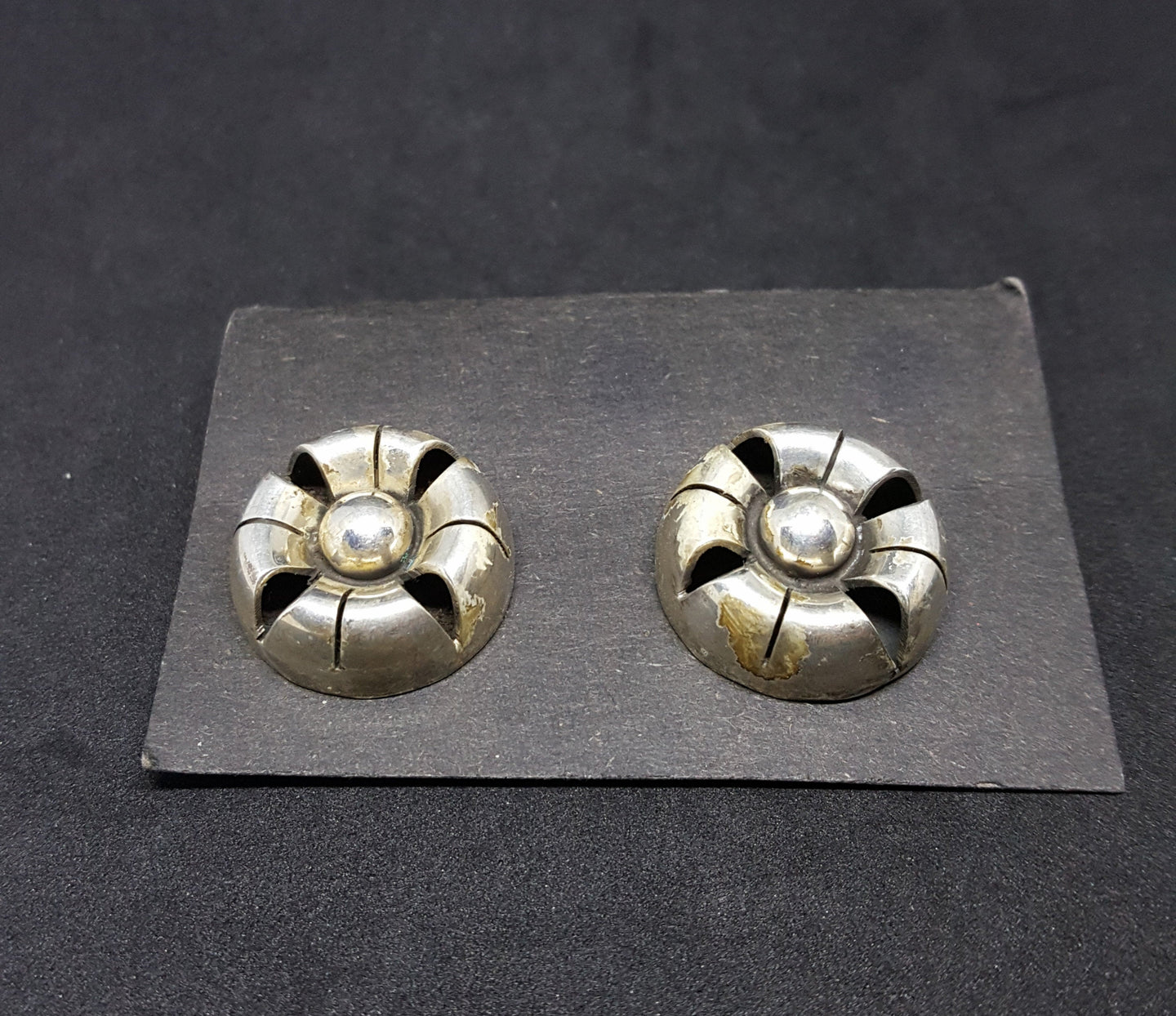 Vintage Navajo Clip on earrings flower earrings - Sterling silver Plain