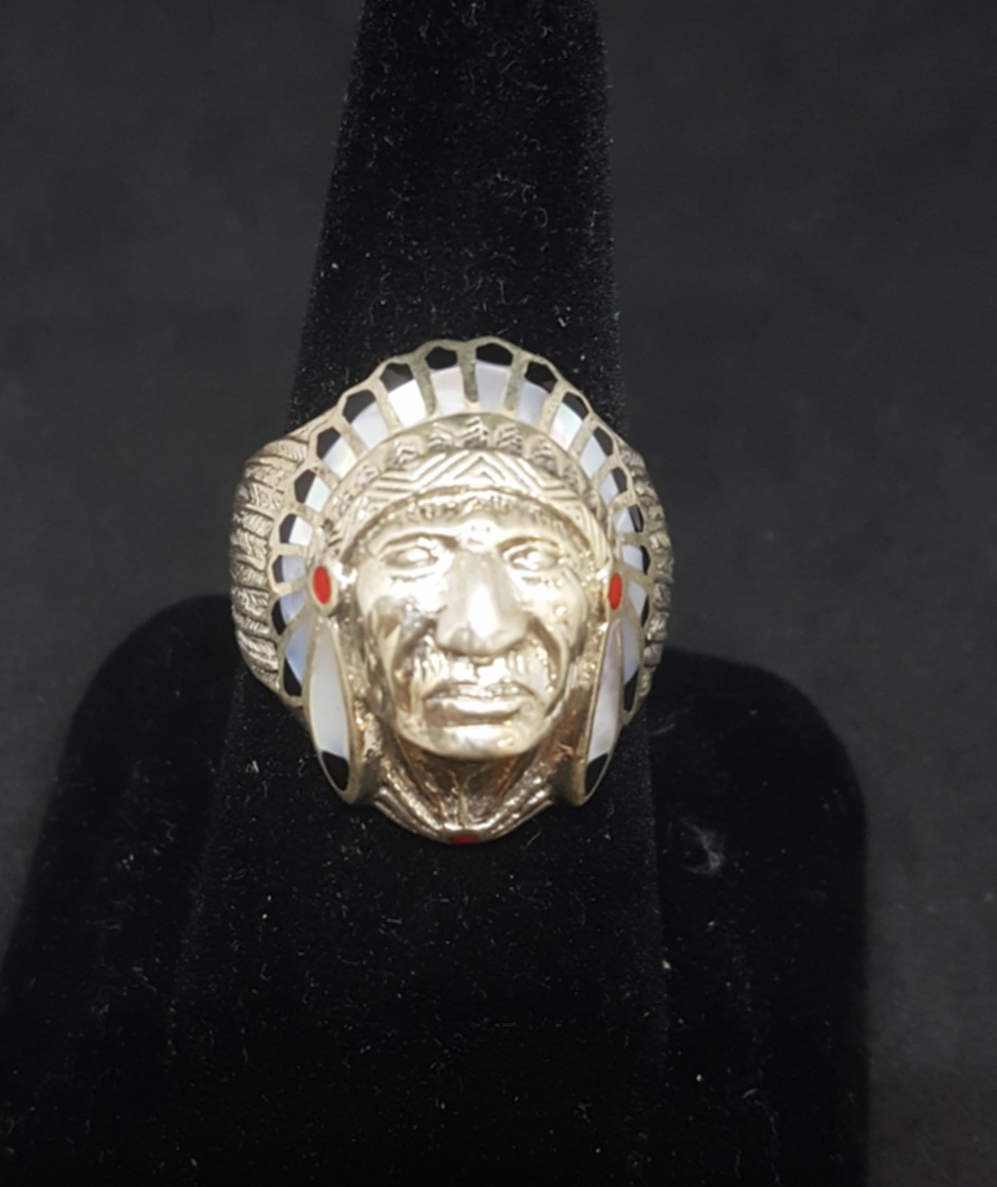 Chief head ring - Onxy and mother of pearl