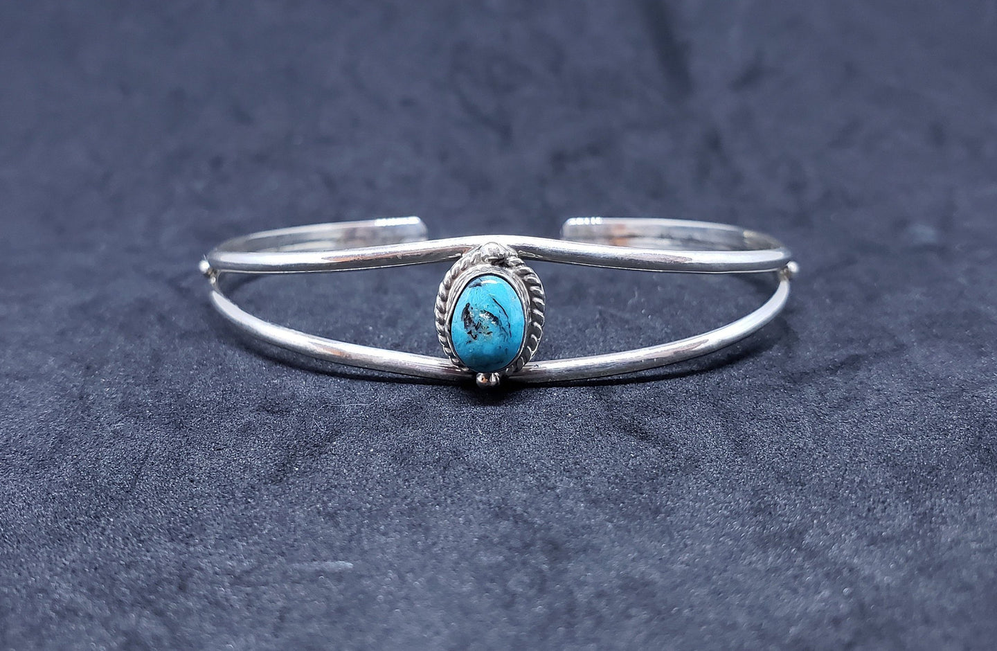New Navajo oval rough Kingman turquoise sterling silver cuff bracelet