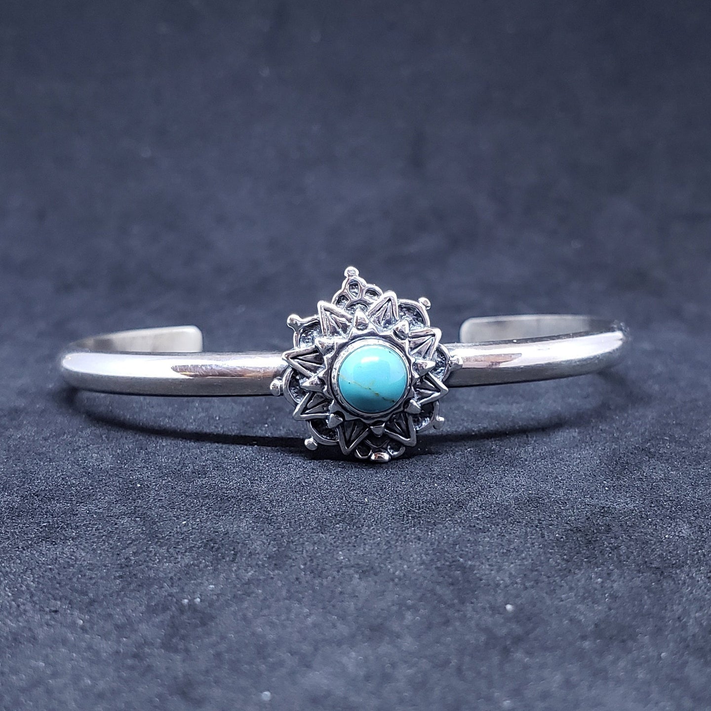 New Navajo sun and flower design kingman turquoise sterling silver cuff bracelet