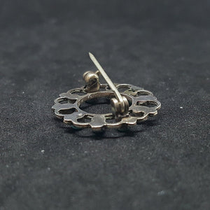 Simple Cluster Turquoise wavy pattern round shape sterling silver pin - Vintage