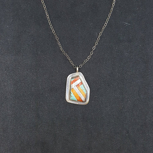 18 inches Southwest Perfect stripes inlay Mother of Pearl Turquoise Spiny Oyster sterling silver charm necklace - Vintage