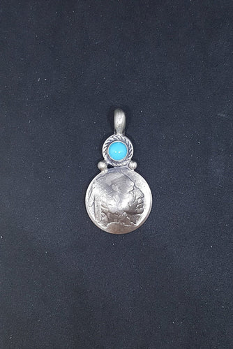 1913-S Buffalo Nickel Turquoise great condition round shape sterling silver pendant necklace
