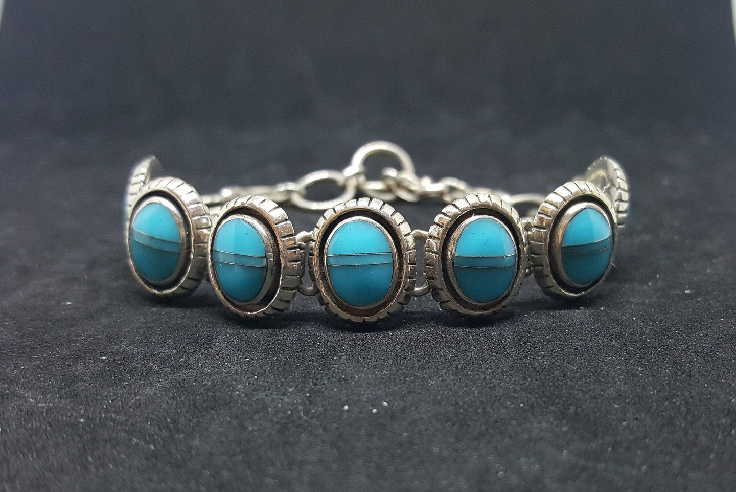 Two Stripes Kingman Turquoise 15 mm x 10 mm oval sterling silver chain bracelet