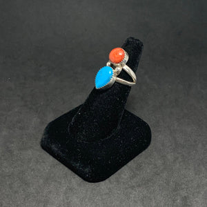 Spiny Oyster Turquoise  Oval teardrops Sterling silver ring  Signed by Gabby