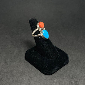Spiny Oyster Turquoise  Oval teardrops Sterling silver ring  Signed by Gabby