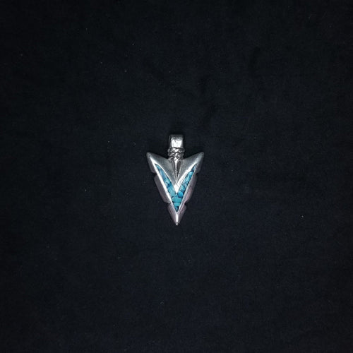 Chip Turquoise with Arrow Designed Sterling silver pendant  - Vintage