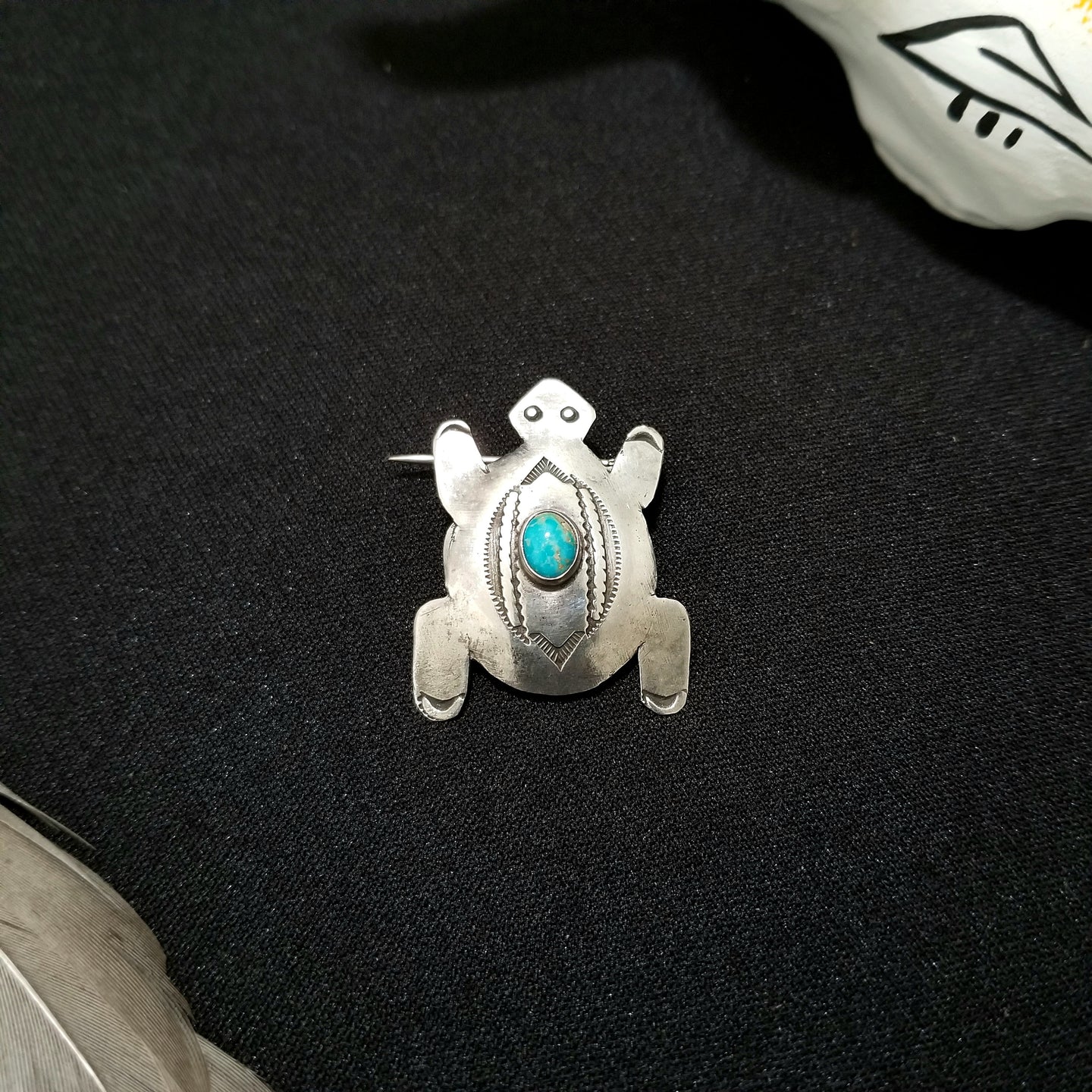 Turtle Kingman Turquoise pin - Vintage