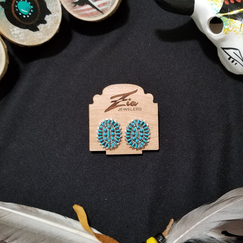 Cluster Kingman Turquoise petite point oval shape sterling silver stud earrings