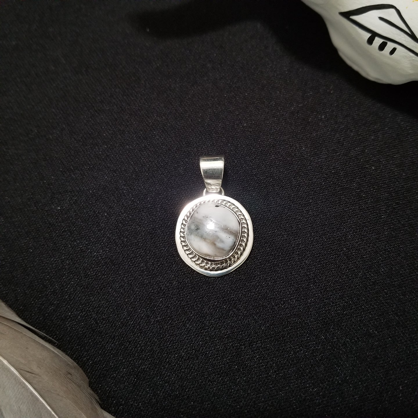 White Buffalo Twisted oval Simple Navajo Sterling silver pendant necklace - Vintage - signed LP