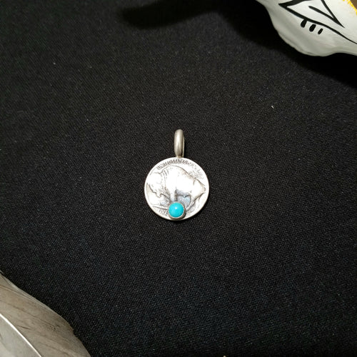 1913-S Buffalo Nickel Kingman Turquoise great condition round shape sterling silver pendant necklace